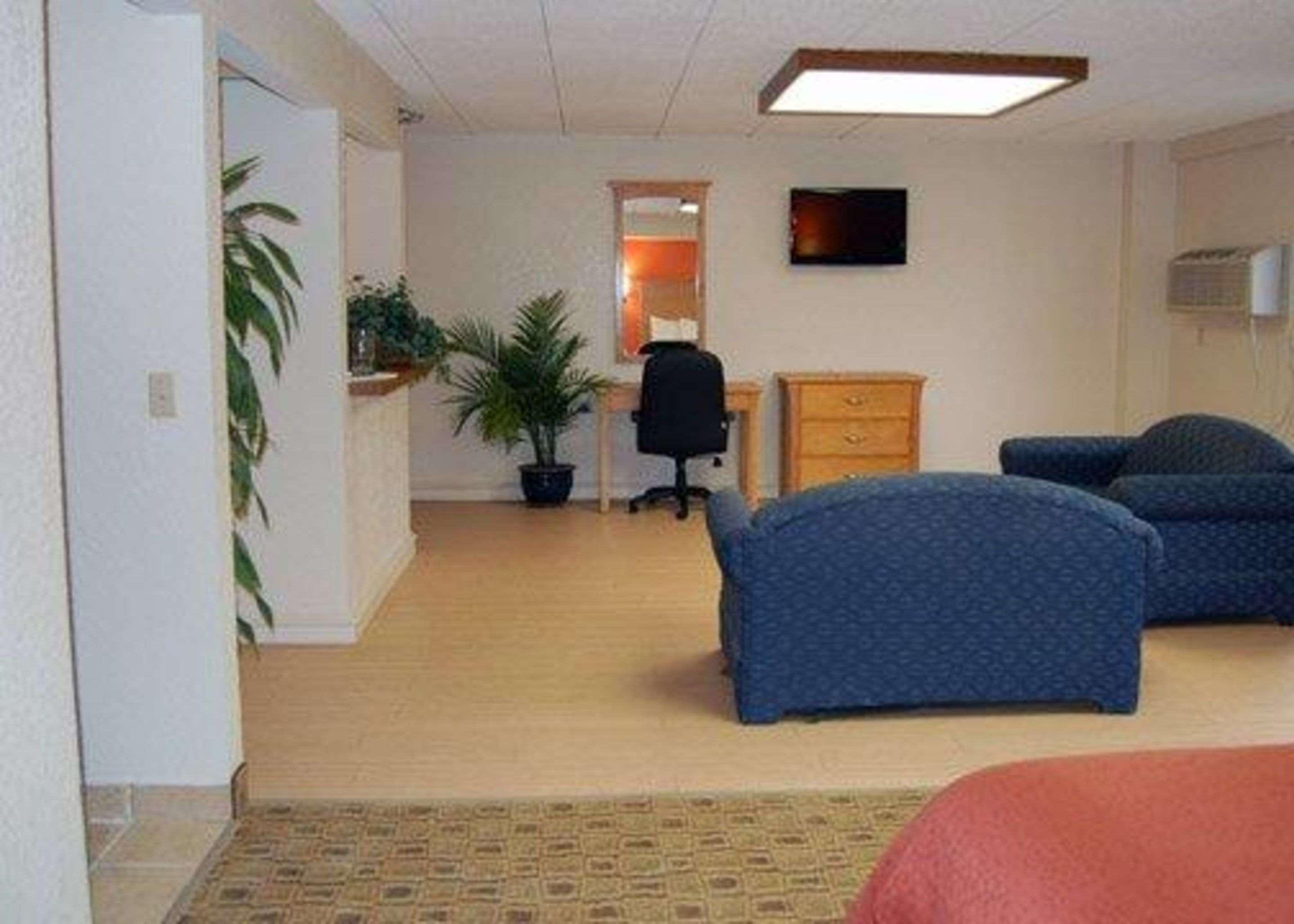 Lodge Econo Kansas Downtown North